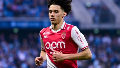 德天空透露：勒沃库森仍未放弃引进阿克利乌舍，但前景不容乐观