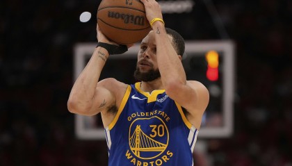 kaiyun-库里坦言高中仅凭天赋尚可应付 职业赛场技术才是关键