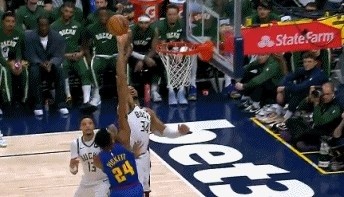 开云体育-排球扣杀大帽！皮克特突破抛投 字母哥补防凶残大帽直接扇出底线